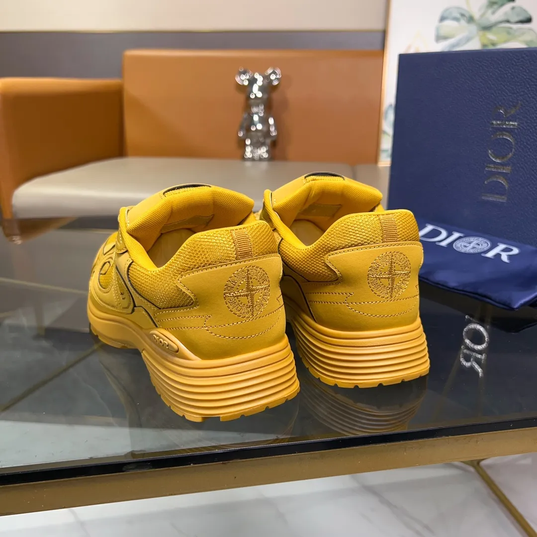 Men's Men's Shoes💰P460💰【DIOR】Dior's new B30 low-top sneakers✅ Carefully crafted from gray mesh fabric and white technical fabric, it features a CD30" graphic logo, and "DIO~B30" and "CD30" logos on the heel and tongue. The extra-light sculpted rubber sole is paired with iconic embellishments to enhance style, and internal stretch details create an ideal and comfortable wearing experience. Can be matched with a variety of casual looks to highlight a fashionable and modern sports style. Size: 38-44 (45 can be customized)